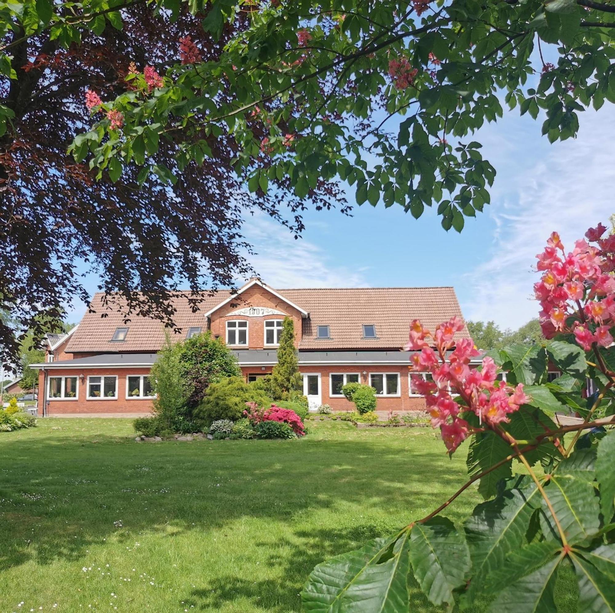 Mikkelborg Kro Rødding Buitenkant foto