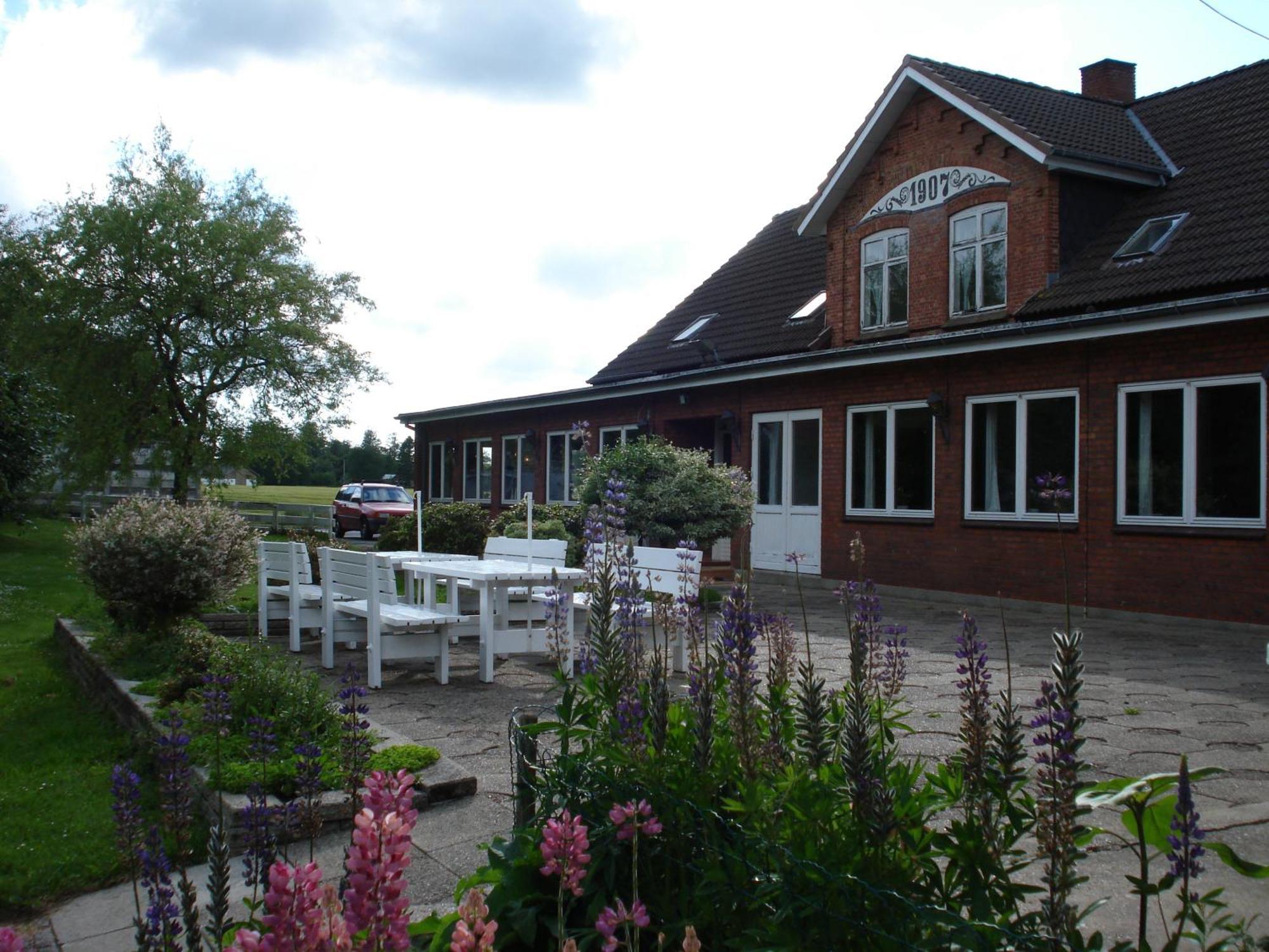 Mikkelborg Kro Rødding Buitenkant foto